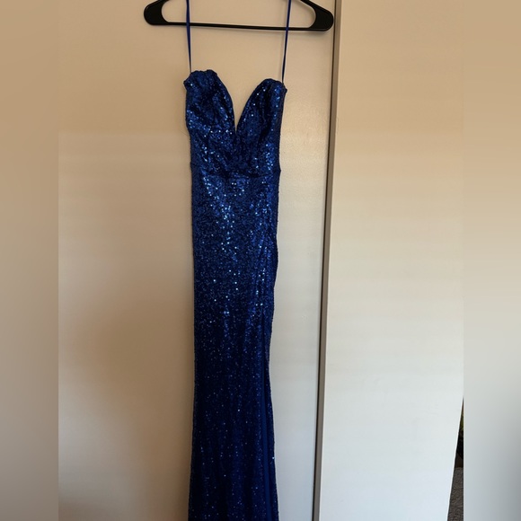 NEW Beautiful sparkly blue gown never worn tags are still on - Picture 2 of 5
